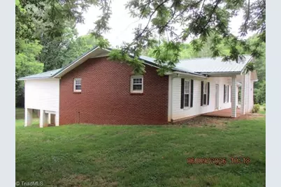 4666 Seward Road, Pfafftown, NC 27040 - Photo 3