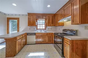 265 Rolling Green Dr, Winston-Salem, NC 27107 - Photo 15