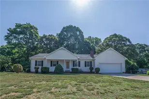 265 Rolling Green Dr, Winston-Salem, NC 27107 - Photo 3