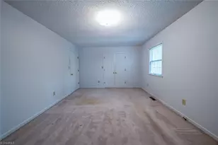 265 Rolling Green Dr, Winston-Salem, NC 27107 - Photo 29