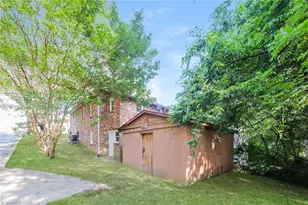 1901 N Dunleith Ave, Winston-Salem, NC 27105 - Photo 15