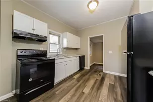 1901 N Dunleith Ave, Winston-Salem, NC 27105 - Photo 7