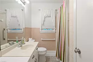 731 Oakgrove Dr, Graham, NC 27253 - Photo 23