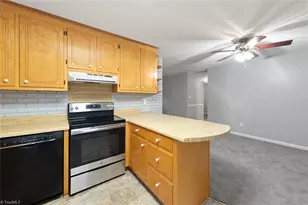 731 Oakgrove Dr, Graham, NC 27253 - Photo 17
