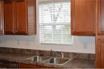 484 Dunwood Drive, High Point, NC 27265 - Photo 7