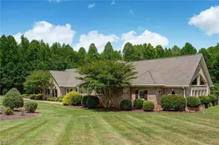 8106 Breezy Hill Dr, Browns Summit, NC 27214 - Photo 47