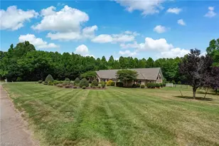 8106 Breezy Hill Dr, Browns Summit, NC 27214 - Photo 45