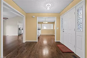 6721 River Hills Dr, Greensboro, NC 27410 - Photo 3