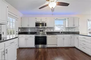6721 River Hills Dr, Greensboro, NC 27410 - Photo 9