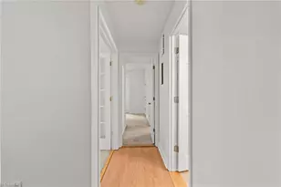 310 Meadows Cir, Winston-Salem, NC 27104 - Photo 13