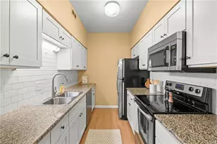 310 Meadows Cir, Winston-Salem, NC 27104 - Photo 3