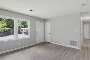 905 Camden Ct, Winston-Salem, NC 27103 - Photo 5