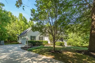 1203 Foxhaven Dr, Greensboro, NC 27455 - Photo 5