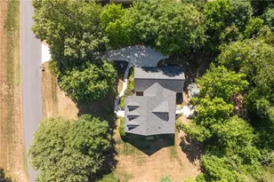 1203 Foxhaven Dr, Greensboro, NC 27455 - Photo 35