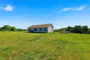 112 Mining Ridge Church Rd, Elkin, NC 28621 - Photo 3