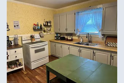 412 Griffith Street, Thomasville, NC 27360 - Photo 3