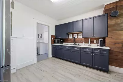 807 E Guilford Street, Thomasville, NC 27360 - Photo 7