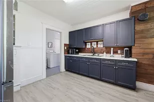 807 E Guilford St, Thomasville, NC 27360 - Photo 7