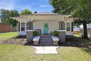 807 E Guilford St, Thomasville, NC 27360 - Photo 1