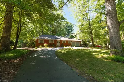 1011 Huntingdon Road, Winston-Salem, NC 27104 - Photo 3