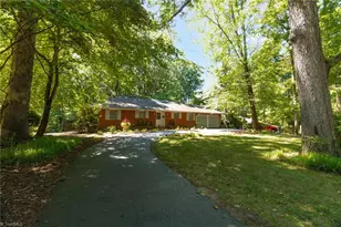 1011 Huntingdon Rd, Winston-Salem, NC 27104 - Photo 3