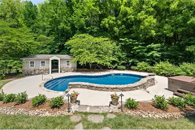 350 Abbotts Crossing, High Point, NC 27265 - Photo 13