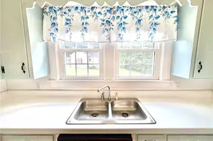 215 Clifton St, Eden, NC 27288 - Photo 9