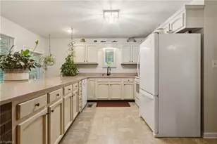 7706 Moutline Ct, Greensboro, NC 27409 - Photo 11