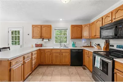 1085 Woodbury Road, King, NC 27021 - Photo 7