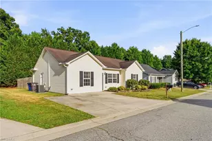 3433 Tinley Park Dr, Winston-Salem, NC 27107 - Photo 3