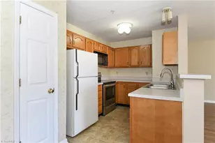 5008 Lawndale Dr, Greensboro, NC 27455 - Photo 11