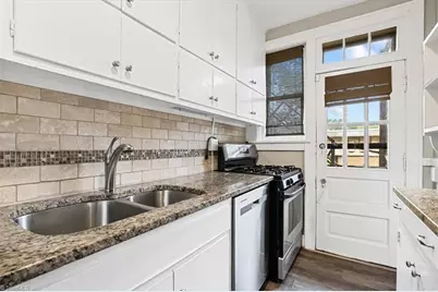 828 N Elm Street #E4, Greensboro, NC 27401 - Photo 9