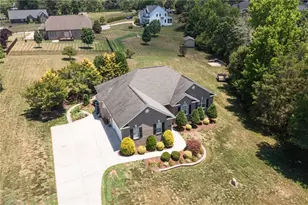 8510 Point Oak Dr, Colfax, NC 27235 - Photo 33