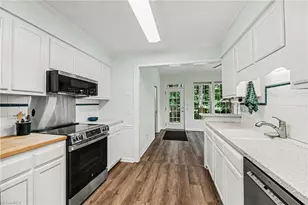 4335 Creekridge Ln, Kernersville, NC 27284 - Photo 9