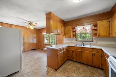 3211 Nc Highway 8 S, Walnut Cove, NC 27052 - Photo 9