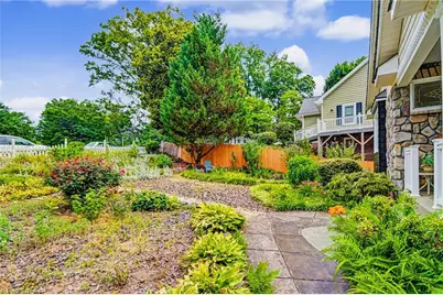 2304 Lyndhurst Avenue, Winston-Salem, NC 27103 - Photo 3