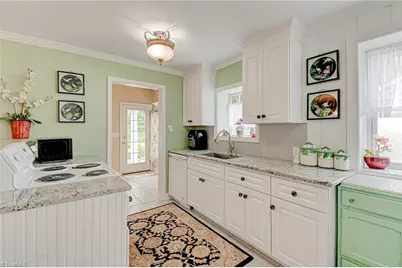 2304 Lyndhurst Avenue, Winston-Salem, NC 27103 - Photo 17