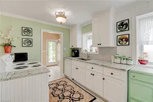 2304 Lyndhurst Ave, Winston-Salem, NC 27103 - Photo 17