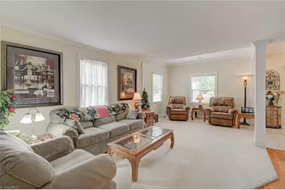 2304 Lyndhurst Avenue, Winston-Salem, NC 27103 - Photo 9