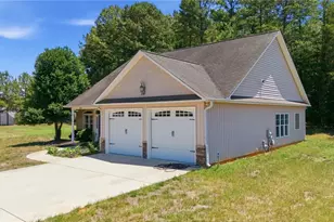 2100 Waterford Pointe Rd, Lexington, NC 27292 - Photo 5