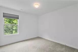 221 Latrobe Ln, Greensboro, NC 27455 - Photo 23
