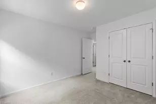 221 Latrobe Ln, Greensboro, NC 27455 - Photo 25