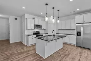 221 Latrobe Ln, Greensboro, NC 27455 - Photo 5