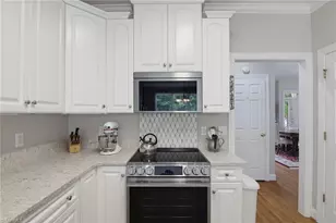 4733 Barrington Pl Ct, Jamestown, NC 27282 - Photo 17