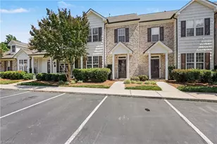 8 Viburnum Ln, Greensboro, NC 27455 - Photo 3