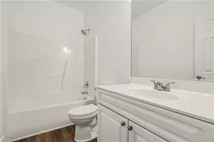 8 Viburnum Ln, Greensboro, NC 27455 - Photo 17