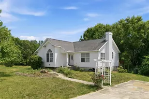 874 Hanks St, Traphill, NC 28685 - Photo 7