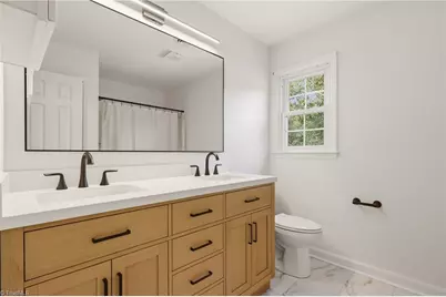 4518 Oak Hollow Drive, High Point, NC 27265 - Photo 25