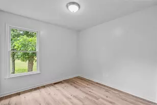 701 W Academy St, Madison, NC 27025 - Photo 23