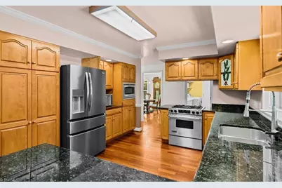 919 Woodbrook Drive, Greensboro, NC 27410 - Photo 9